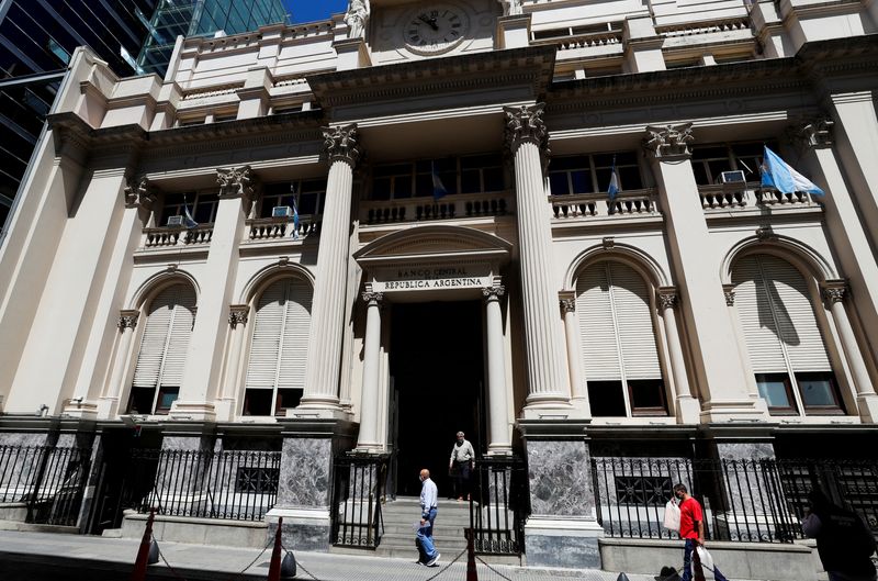 Argentina inflation seen speeding in 2023, central bank poll shows